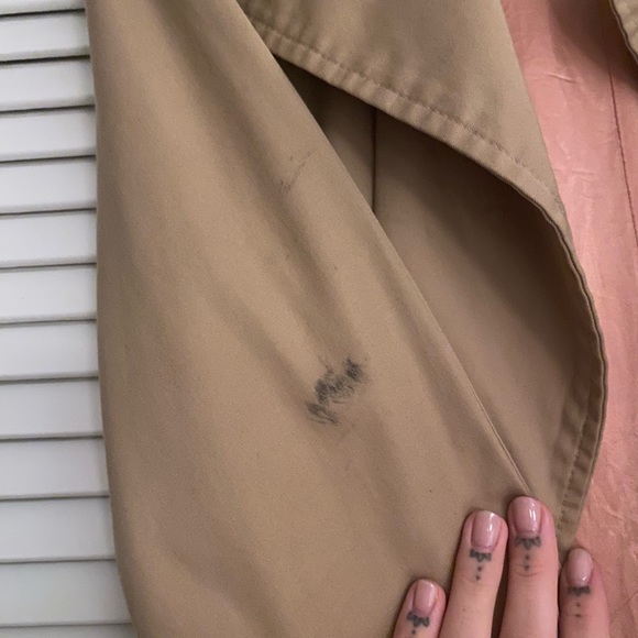 Tan Trench-coat - Picture 5 of 5